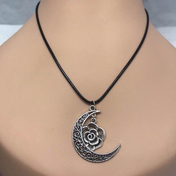 Filigree Crescent Half Moon Rose Pendant Charm - Picture 3 of 7